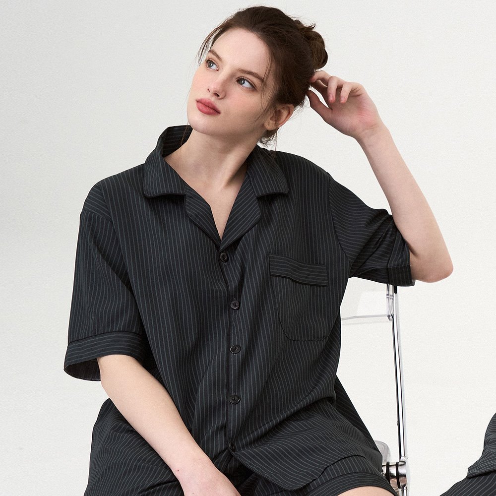 실크핏 모던 반팔 반바지 파자마 세트 커플잠옷 여름 홈웨어 상세 이미지 1